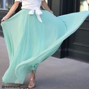 (L) CHICWISH TIMELESS FAVORITE CHIFFON MAXI SKIRT IN MINT